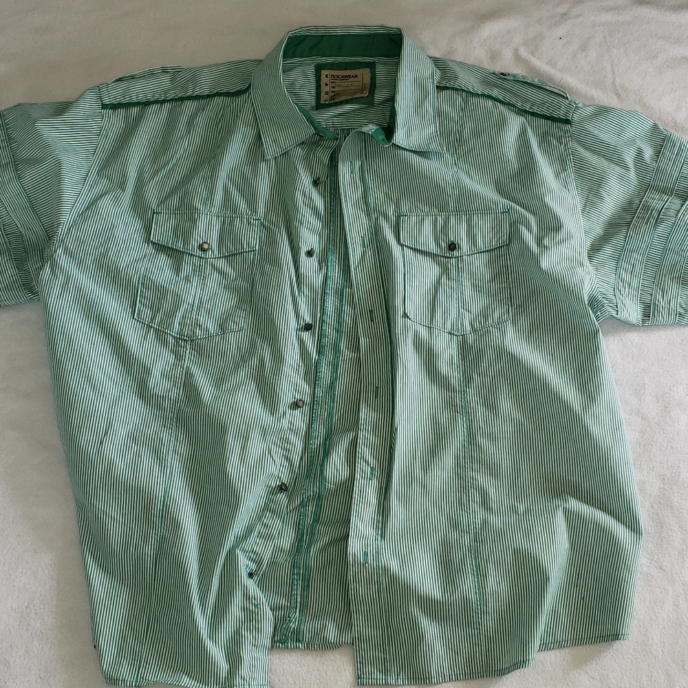 Short sleeve stripped casual shirt
